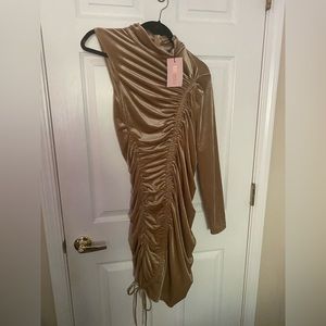 Missguided Ruched cold shoulder velvet mini dress size 10 NWT
